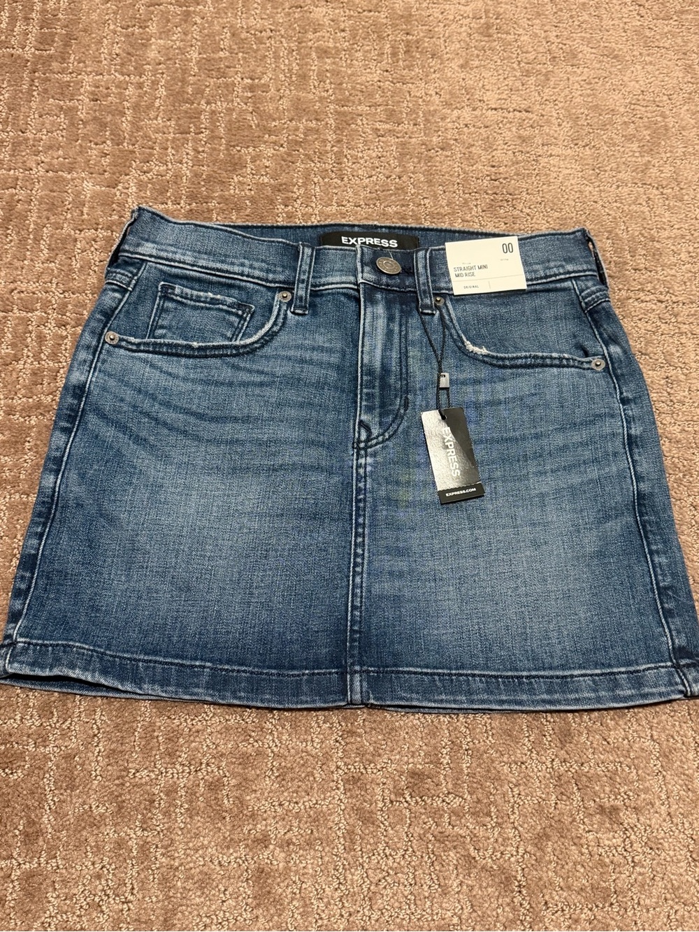 NWT EXPRESS Straight Mini Skirt – Mid Rise Denim Size 00